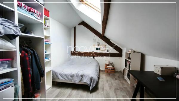 Maison en pierres de 250 m2 5 chambres sur 1850 m2 avec pisc
