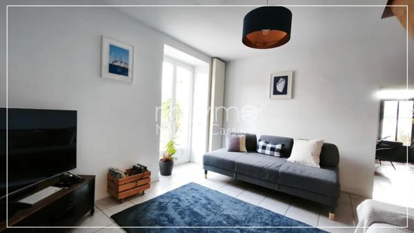 Maison en pierres de 250 m2 5 chambres sur 1850 m2 avec pisc