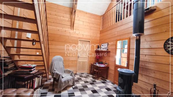 Maison en pierres de 250 m2 5 chambres sur 1850 m2 avec pisc