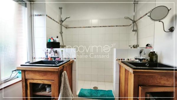 Maison en pierres de 250 m2 5 chambres sur 1850 m2 avec pisc