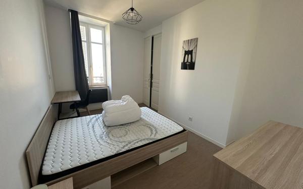 Immeuble à vendre    2 pièces •  Limoges