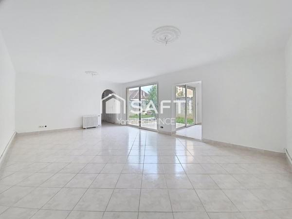 Maison de ville avec jardin, proche coeur de ville