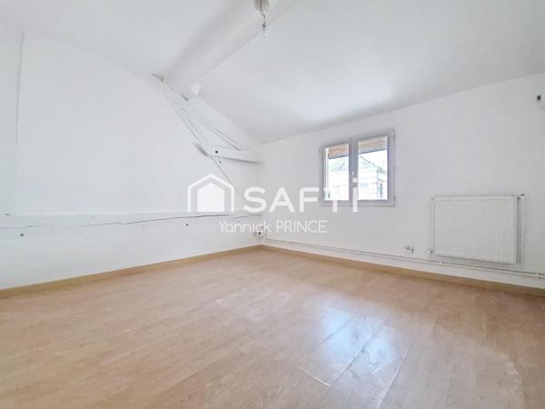 Maison de ville avec jardin, proche coeur de ville