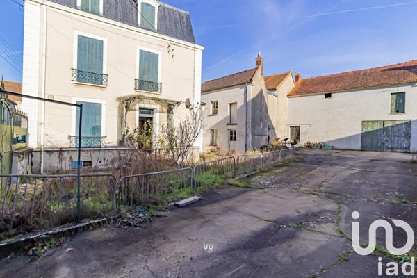 Maison 7 pièces de 350 m² à Flins-sur-Seine (78410)