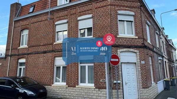 Maison de 168,32 m2 avec possibilité de construction et division comprenant 5 chambres, 2 salons et 2 garages