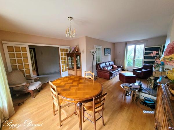 Maison à vendre 7 pièces CHAMBRAY LES TOURS (37) - 5 chambres + 1 bureau - 150 m2 habitables + 70 m2 sous-sol - Jardin