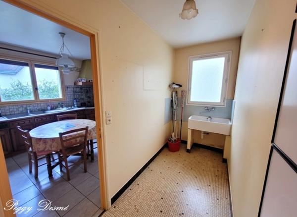 Maison à vendre 7 pièces CHAMBRAY LES TOURS (37) - 5 chambres + 1 bureau - 150 m2 habitables + 70 m2 sous-sol - Jardin