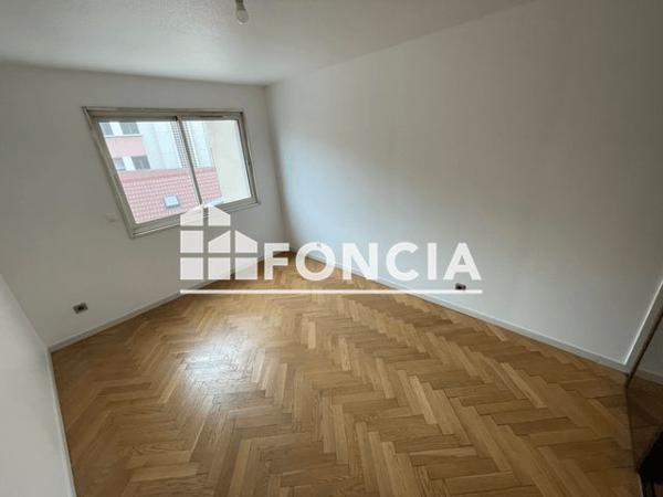 Location Appartement 5 pièces 184.56 m² - 21-25 AVENUE FELIX FAURE Valence 26000