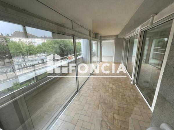 Location Appartement 5 pièces 184.56 m² - 21-25 AVENUE FELIX FAURE Valence 26000