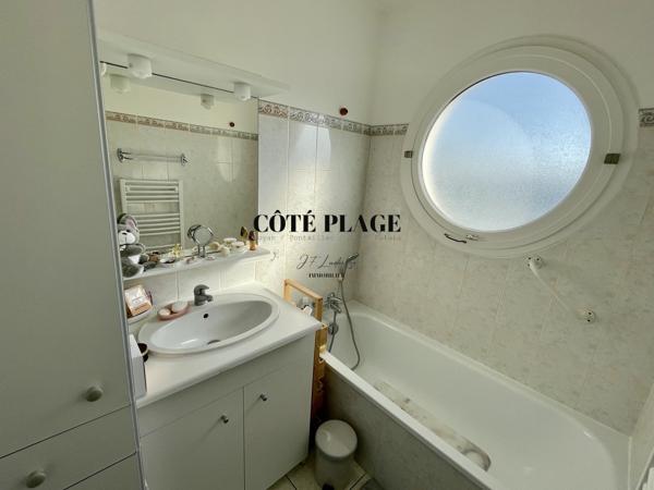 Royan (17200) Royan, Appartement 2 chambres avec terrasse et garage proche commerces au prix de 284.000€ FAI