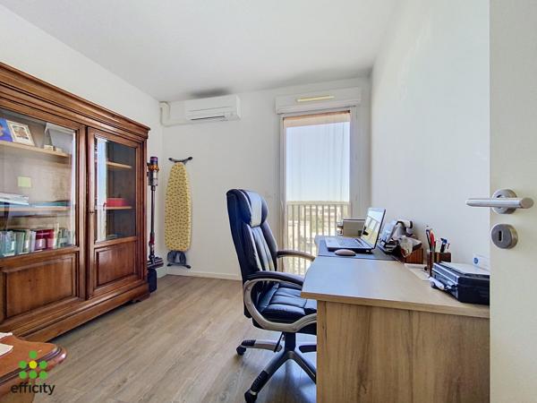 Appartement
         4 pièces
        - 79 m² 336 000 € *
