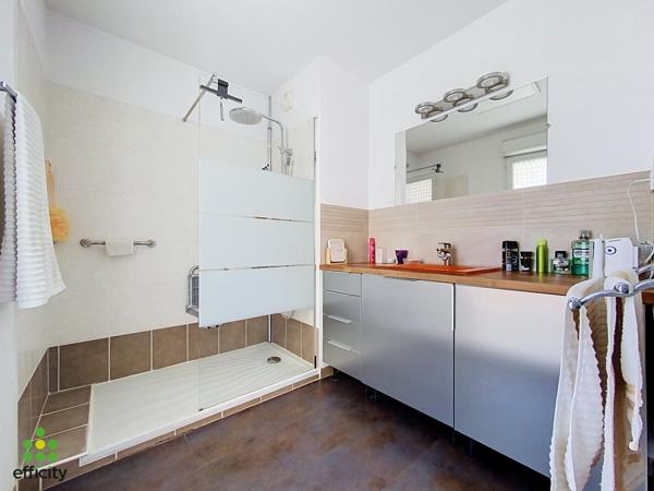 Appartement
         4 pièces
        - 79 m² 336 000 € *
