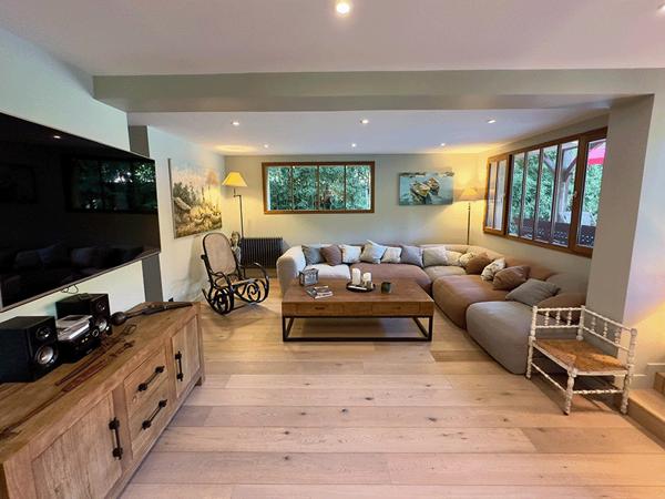 Cap Ferret, Port de la Vigne, ravissante Villa bois « esprit bassin » 145m2 habitable nichée au milieu d’un magnifique jardin paysagé de 1000 m2 avec grande piscine