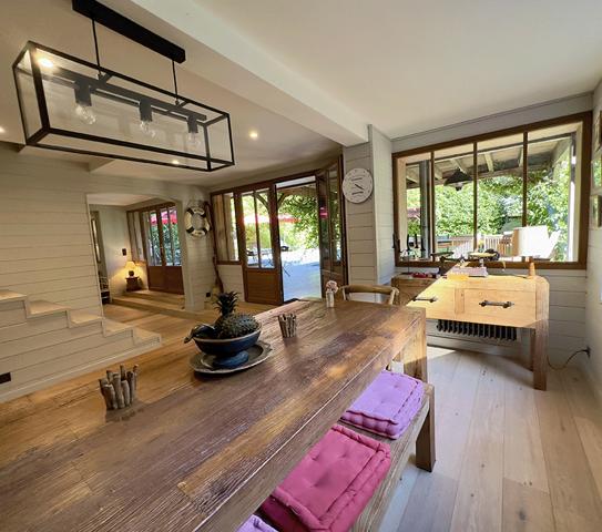Cap Ferret, Port de la Vigne, ravissante Villa bois « esprit bassin » 145m2 habitable nichée au milieu d’un magnifique jardin paysagé de 1000 m2 avec grande piscine