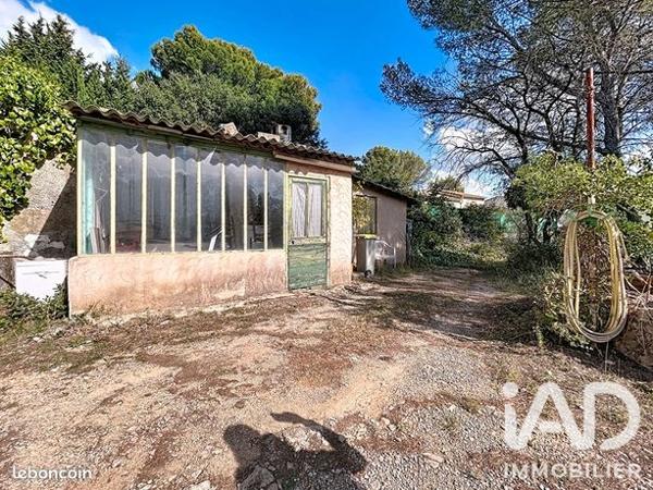 Terrain à vendre 374 m² Lambesc
