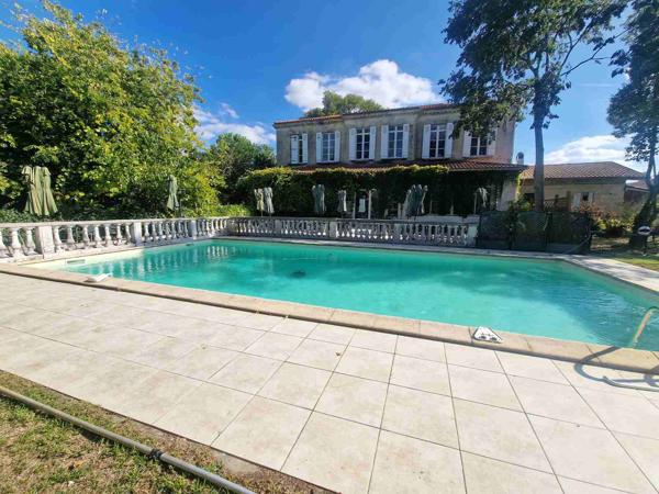 Maison 10 pièce(s) 3 chambre(s) 354 m²