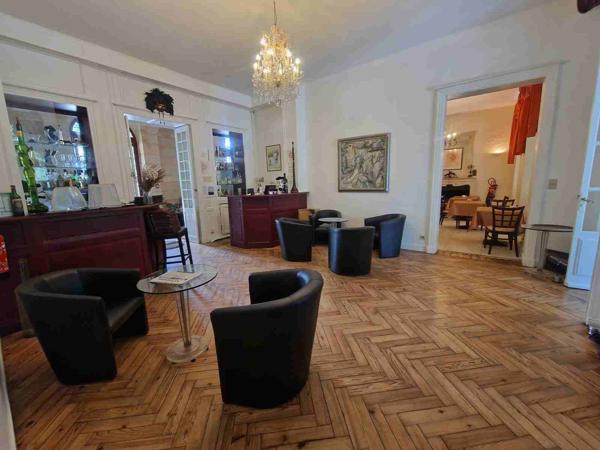 Maison 10 pièce(s) 3 chambre(s) 354 m²