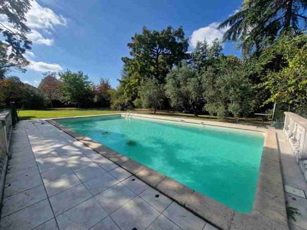 Maison 10 pièce(s) 3 chambre(s) 354 m²