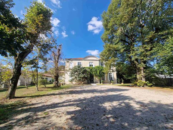 Maison 10 pièce(s) 3 chambre(s) 354 m²