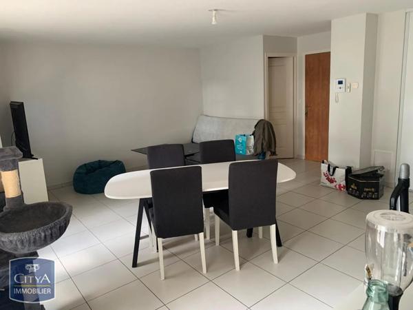 Appartement à louer 2 pièces 58.78m² Alençon (61000)