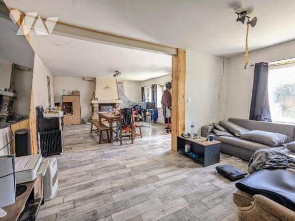 Maison à rénover avec 1300m² de parcelle