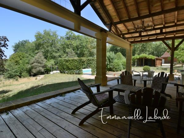 Propriété en pierre avec maison d’amis, piscine et 2,5 hectares LALINDE (24)