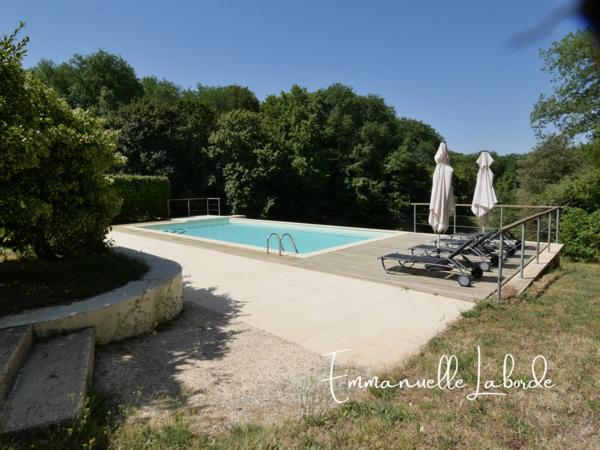 Propriété en pierre avec maison d’amis, piscine et 2,5 hectares LALINDE (24)