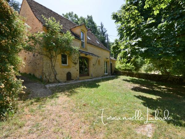 Propriété en pierre avec maison d’amis, piscine et 2,5 hectares LALINDE (24)