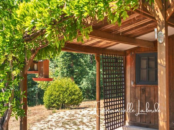 Propriété en pierre avec maison d’amis, piscine et 2,5 hectares LALINDE (24)