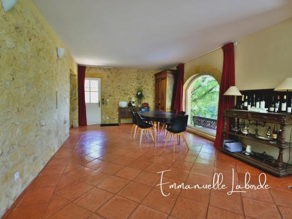 Propriété en pierre avec maison d’amis, piscine et 2,5 hectares LALINDE (24)