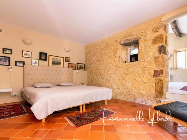 Propriété en pierre avec maison d’amis, piscine et 2,5 hectares LALINDE (24)