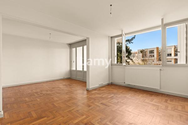 Parking + appartement + annexe