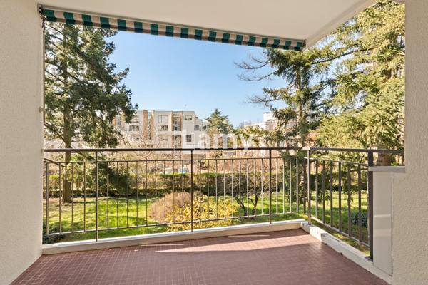 Parking + appartement + annexe