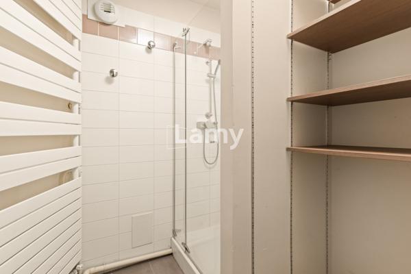 Parking + appartement + annexe