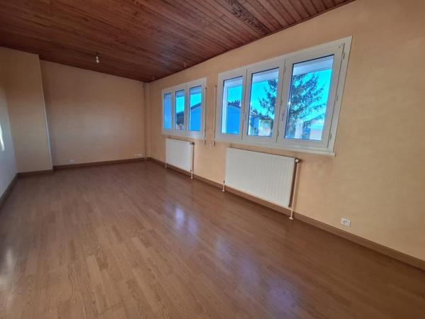 Location Maison 94.99 m² - Vittel 88800
