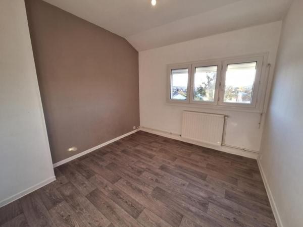 Location Maison 94.99 m² - Vittel 88800