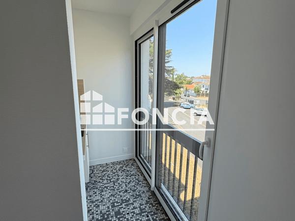 Location Studio 20.26 m² - 41/43 RUE DU GENERAL BORDAS Talence 33400