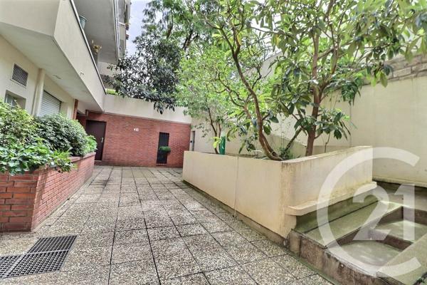 Appartement F2 à vendre  2 pièces - 42 m 2   PARIS  - 75020