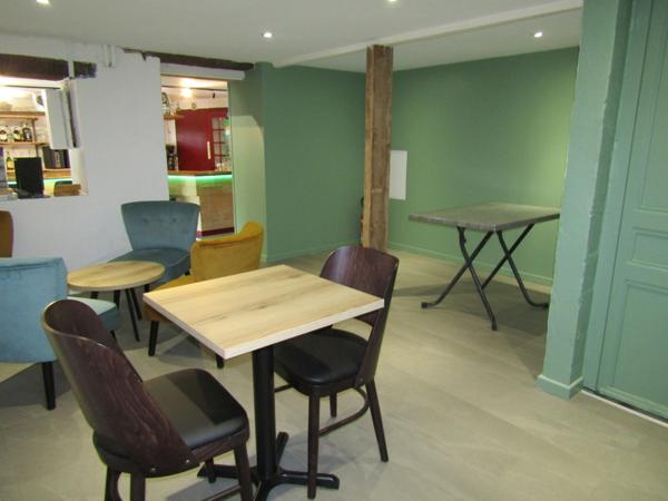 Bar, Tabac, Restaurant, dans un petit village proche Sarlat