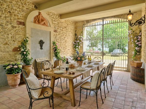 Château XVIIIe restauré en lisière de vignoble ? 3 habitations indépendantes, dépendances et parc paysager Beziers