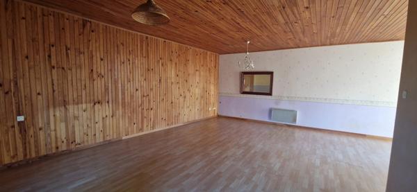 Maison à vendre 6 pièces de 135m² + studio 65m²(32)