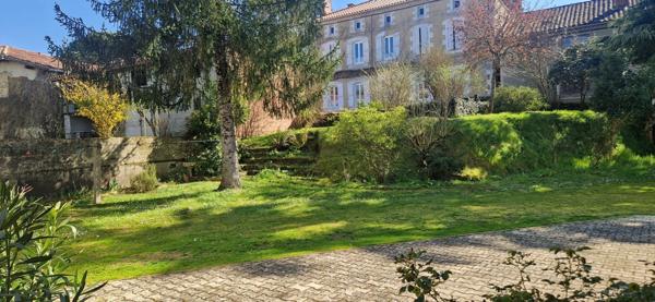 Maison à vendre 6 pièces de 135m² + studio 65m²(32)