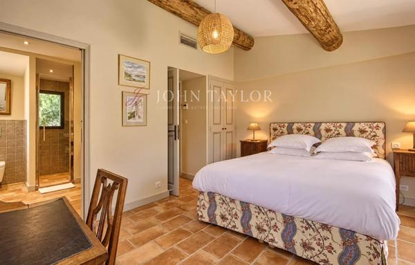 MAISON DE VILLAGE - AU COEUR D'EYGALIÈRES