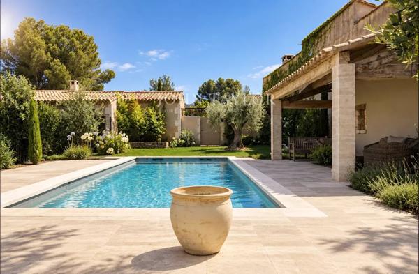 MAISON DE VILLAGE - AU COEUR D'EYGALIÈRES