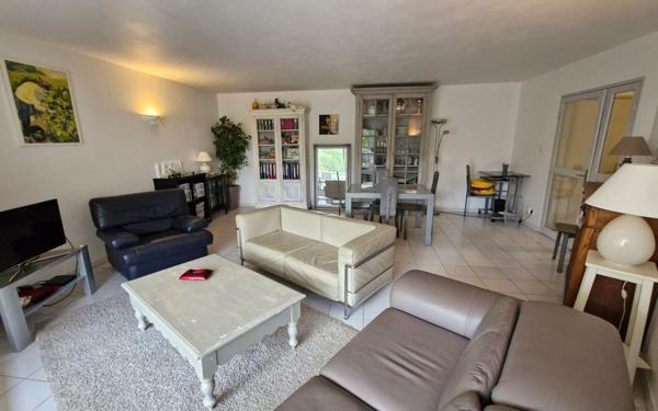 Appartement à vendre    3 pièces • 83,64 m2 Villeneuve-lès-Avignon