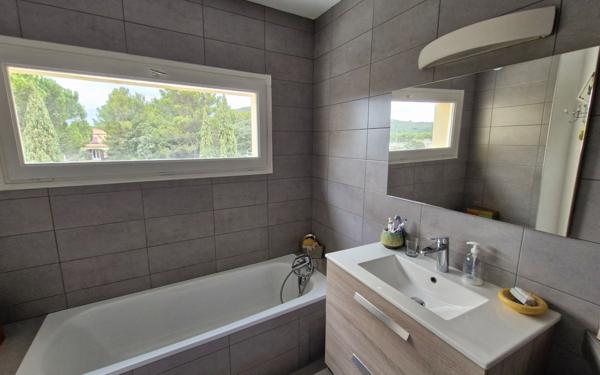 Appartement à vendre    3 pièces • 83,64 m2 Villeneuve-lès-Avignon