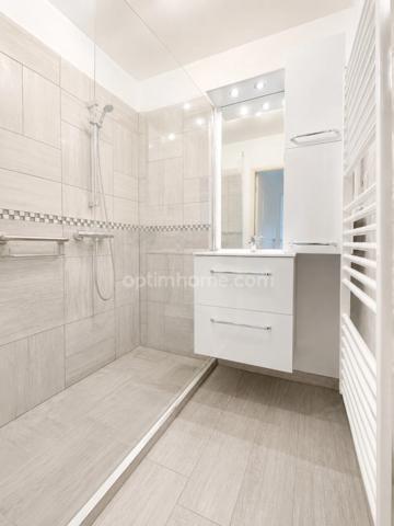Appartement T2 de 40 m² avec terrasse, parking privatif et piscine – Centre-ville de MEZE (34)