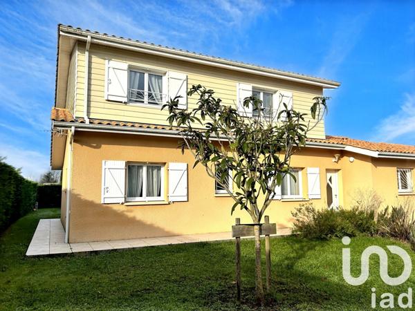 Pavillon 6 pièces de 164 m² à Izon (33450)