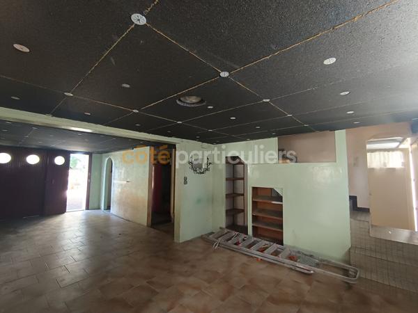 Vente
                Maison111 m² - 5 Pièces -
                    CHANTONNAY (85110)
