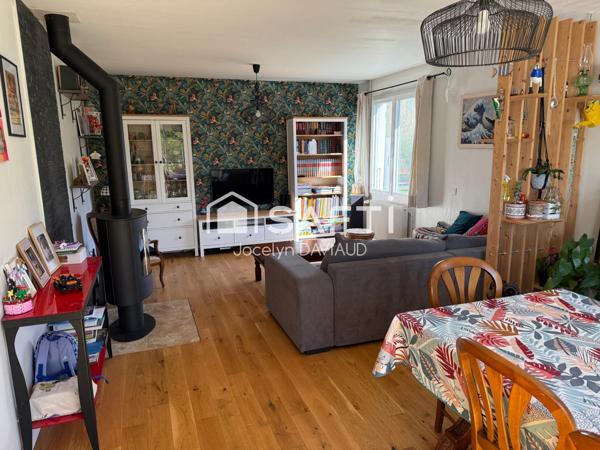 Venez découvrir ce domaine à Saumur, au calme sur 13000 m2 de terrain